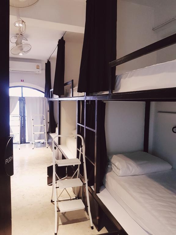 Seek Sleep Hostel Bangkok Dış mekan fotoğraf