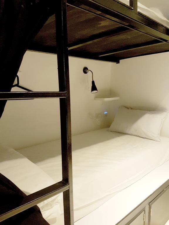 Seek Sleep Hostel Bangkok Dış mekan fotoğraf
