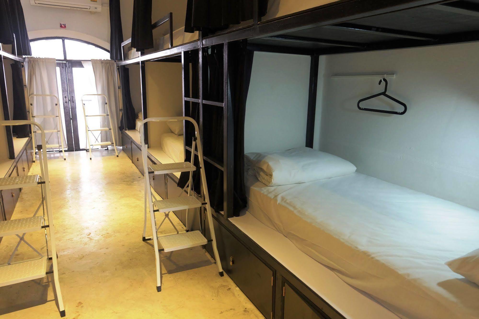 Seek Sleep Hostel Bangkok Dış mekan fotoğraf