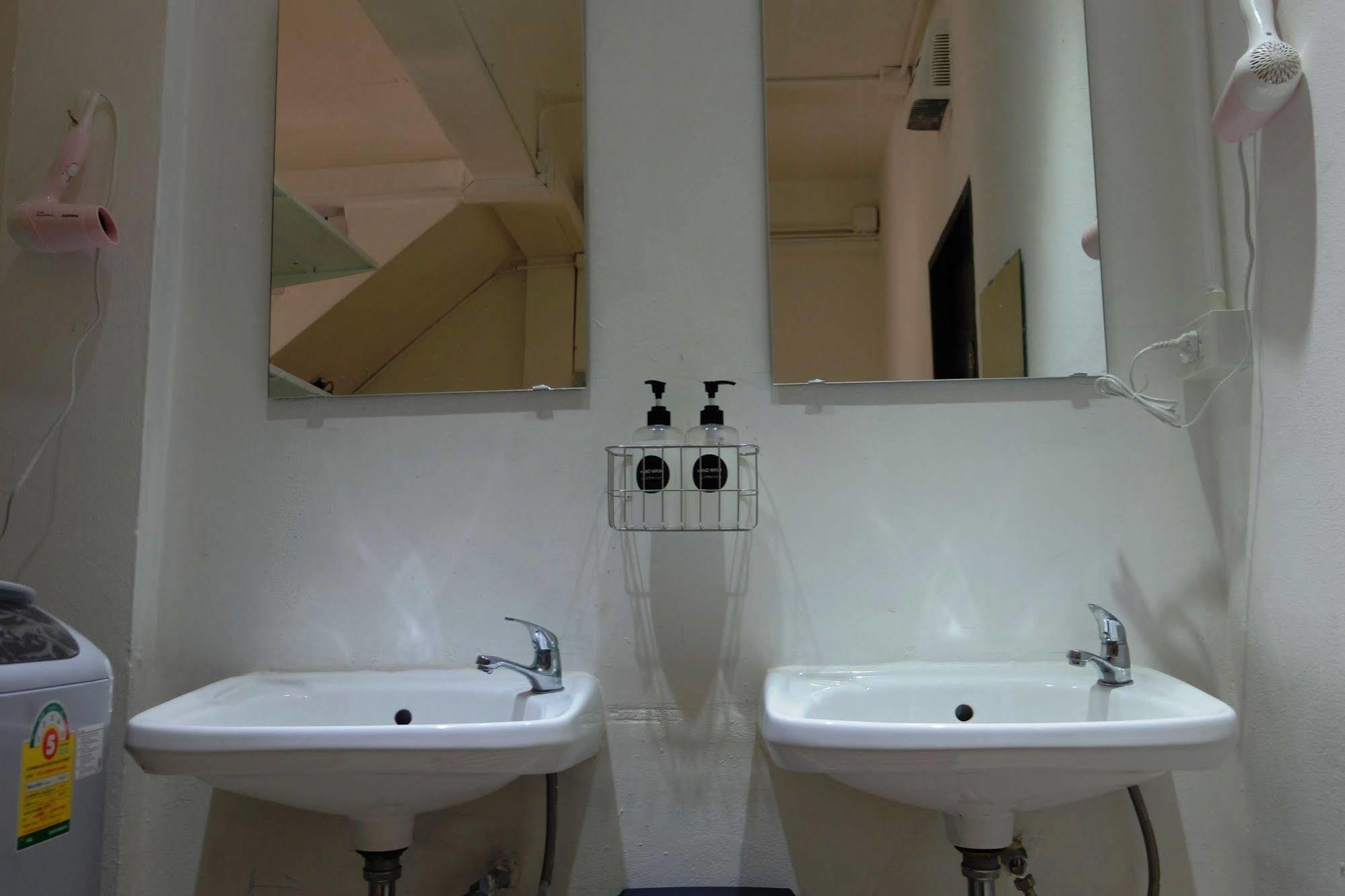 Seek Sleep Hostel Bangkok Dış mekan fotoğraf