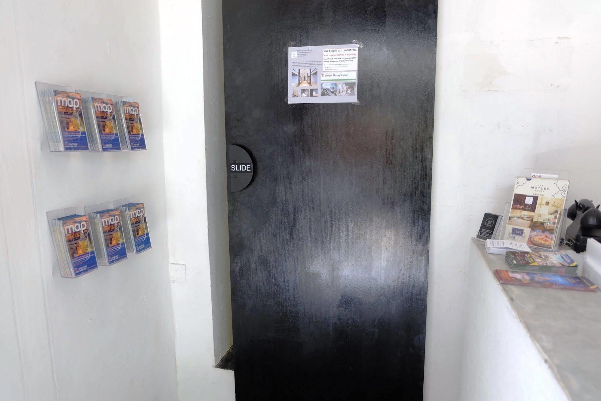Seek Sleep Hostel Bangkok Dış mekan fotoğraf
