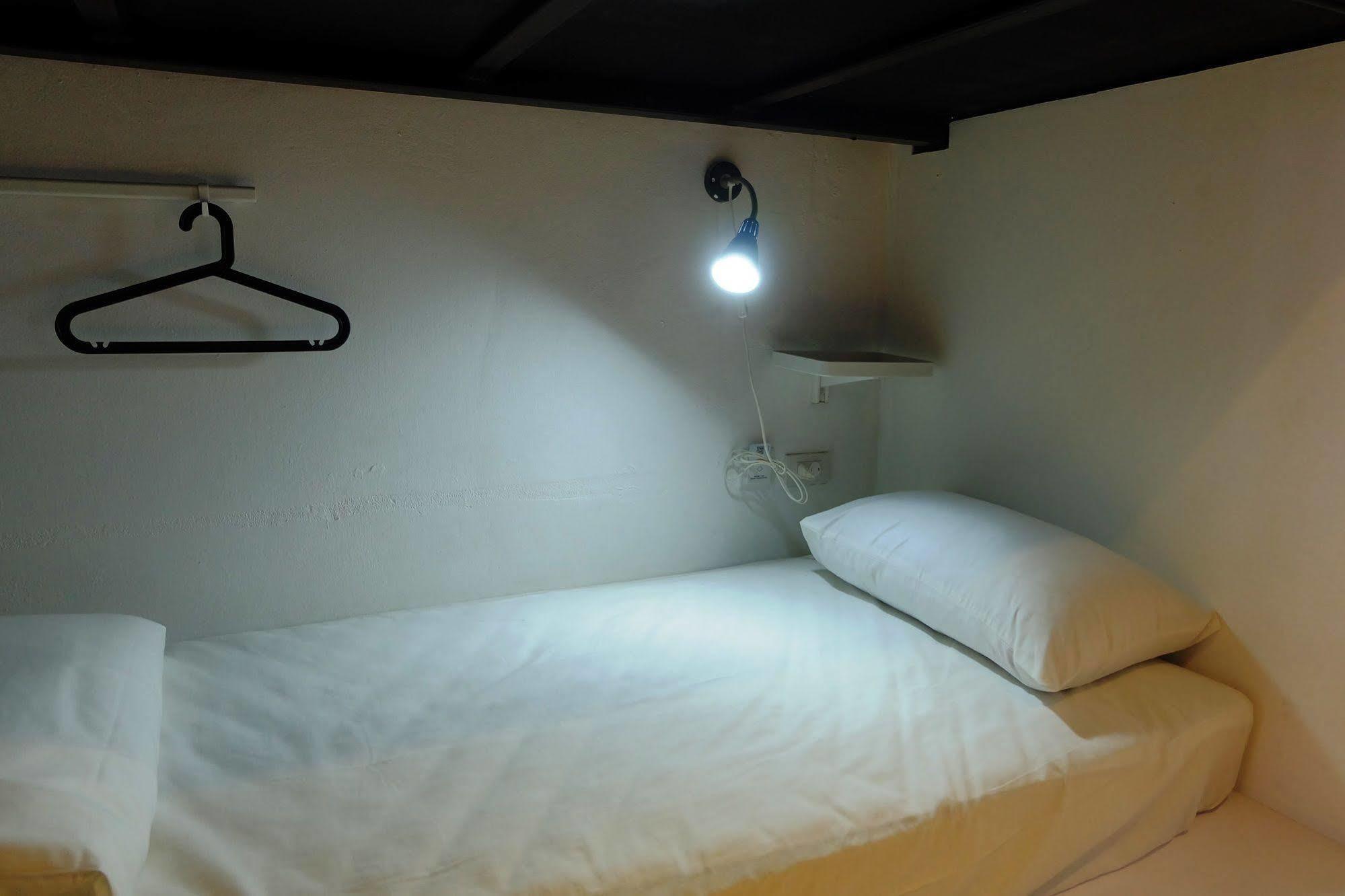 Seek Sleep Hostel Bangkok Dış mekan fotoğraf